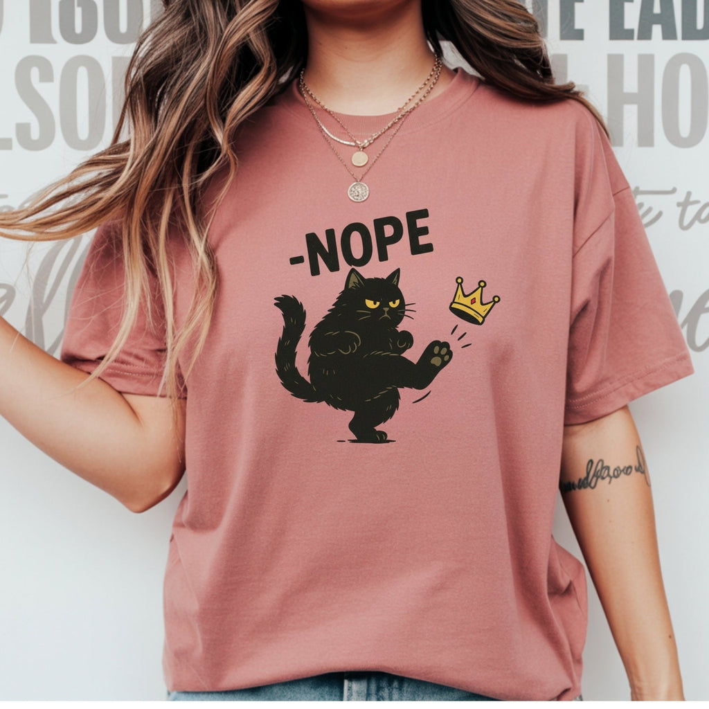 No Kings in America Black Cat Shirt – Funny Political Meme product image 1