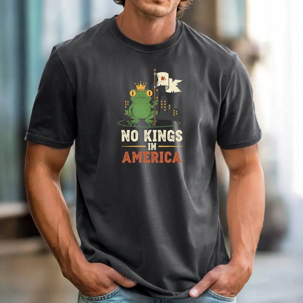 No Kings In American Frog Tee – Funny Cartoon Graphic product image 3