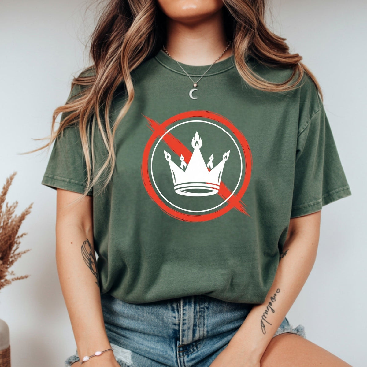 No Kings Statement T-Shirt – No Crown Symbol Shirt – product image 9