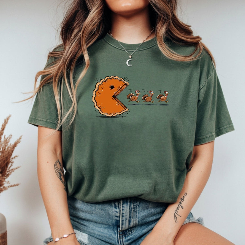 Retro Thanksgiving Pumpkin Pie Chasing Turkey Shirt – Funny product image 10