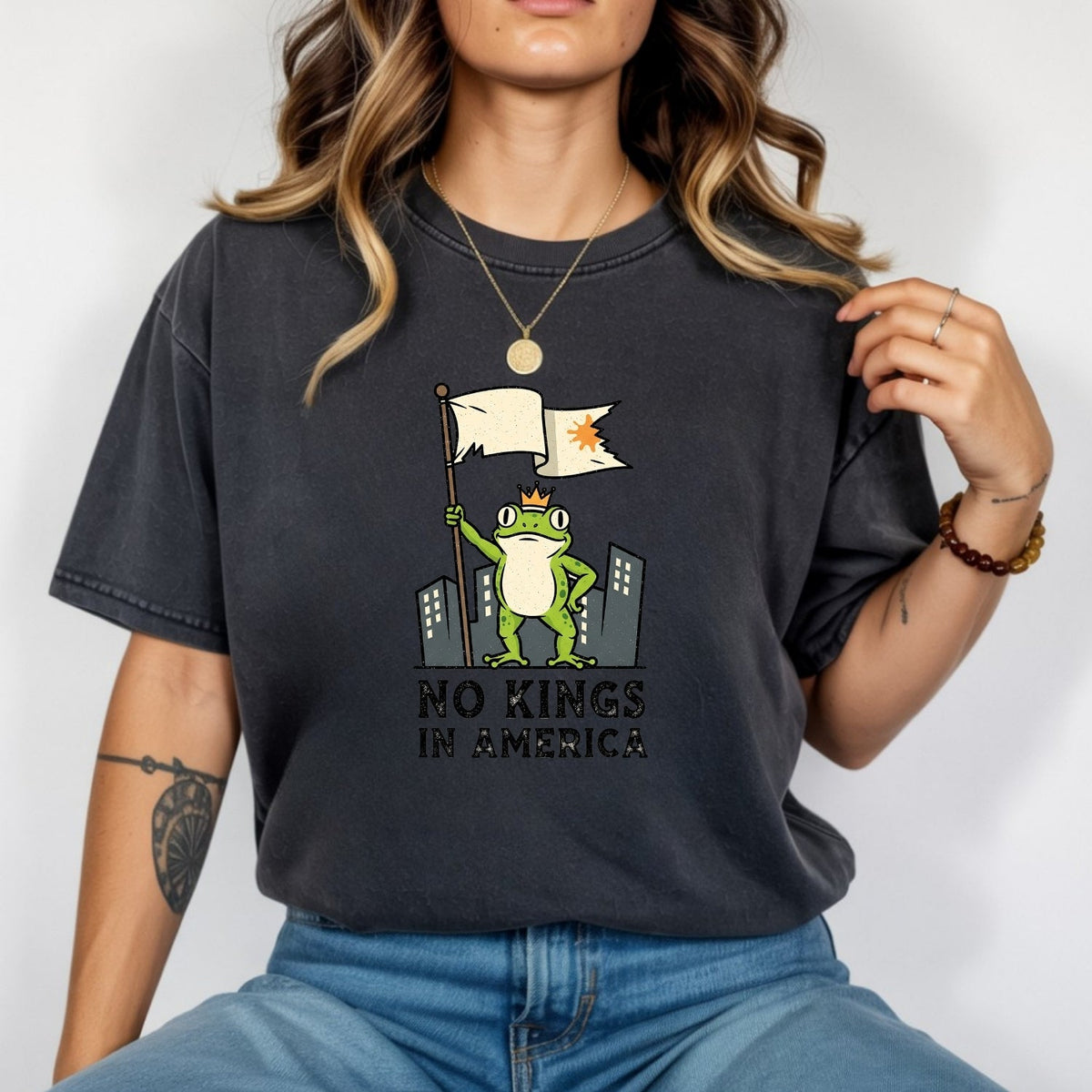 No Kings in America Frog T-Shirt – Rebellious Cartoon product image 12