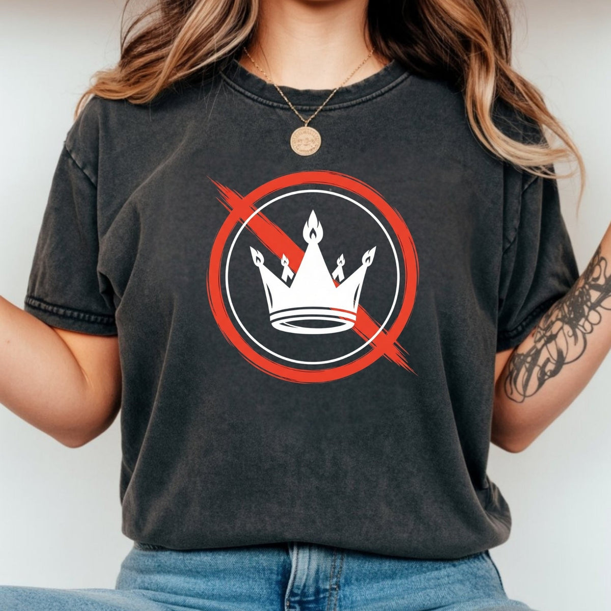 No Kings Statement T-Shirt – No Crown Symbol Shirt – product image 11
