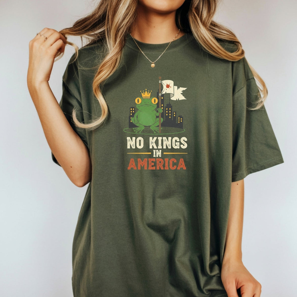 No Kings In American Frog Tee – Funny Cartoon Graphic product image 12
