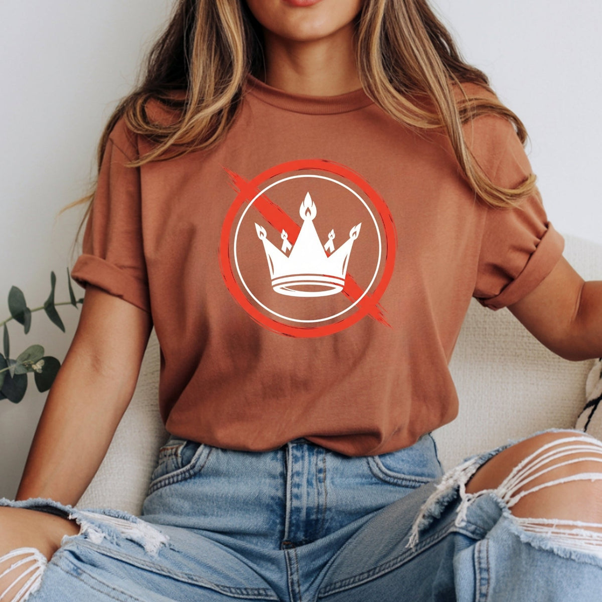 No Kings Statement T-Shirt – No Crown Symbol Shirt – product image 14