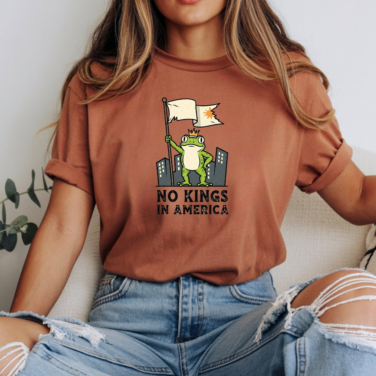 No Kings in America Frog T-Shirt – Rebellious Cartoon product image 16