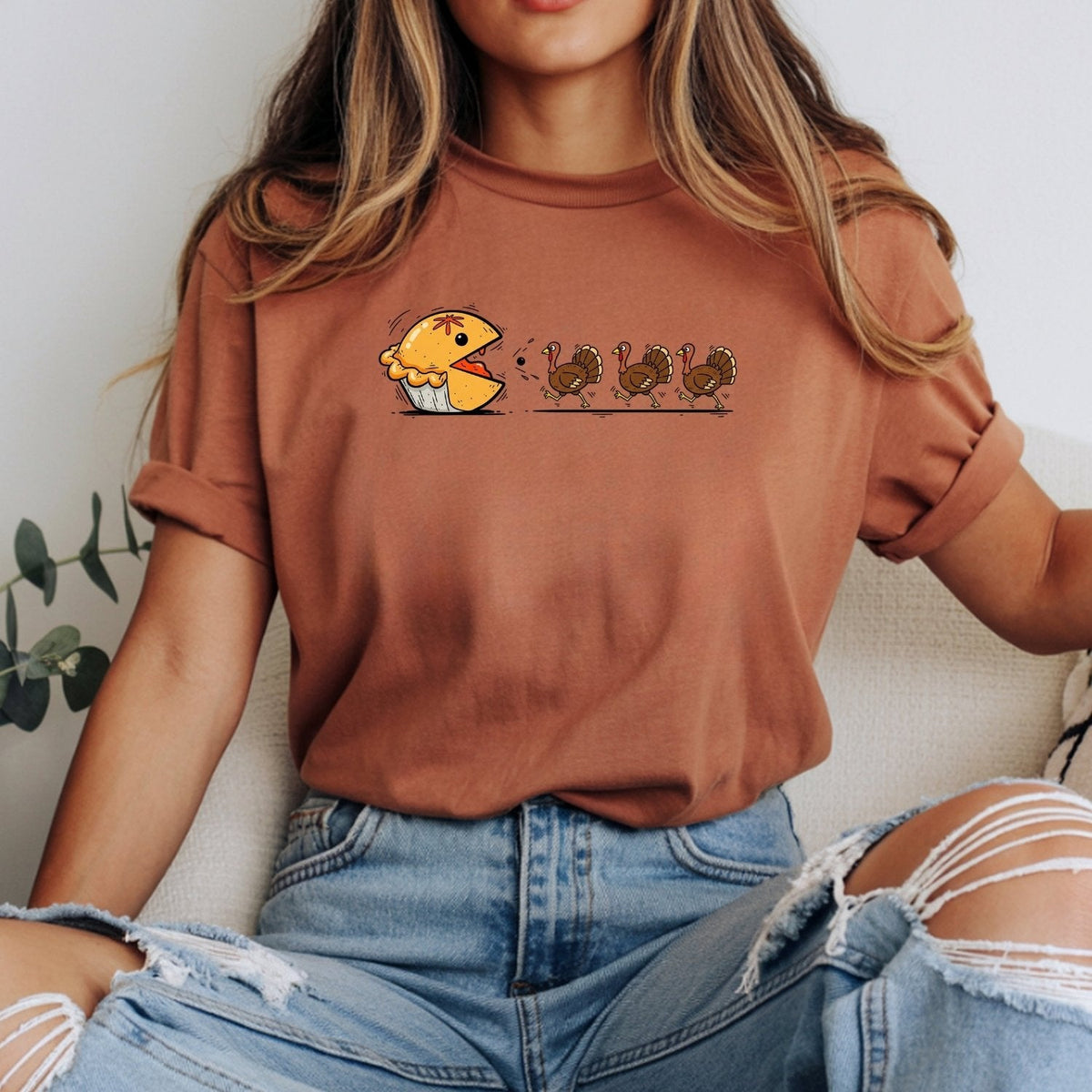 Funny Thanksgiving Shirt – Retro Pumpkin Pie Chasing Turkey product image 6