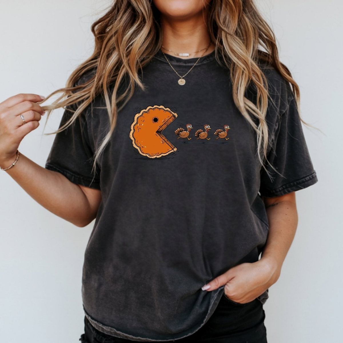 Retro Thanksgiving Pumpkin Pie Chasing Turkey Shirt – Funny product image 16