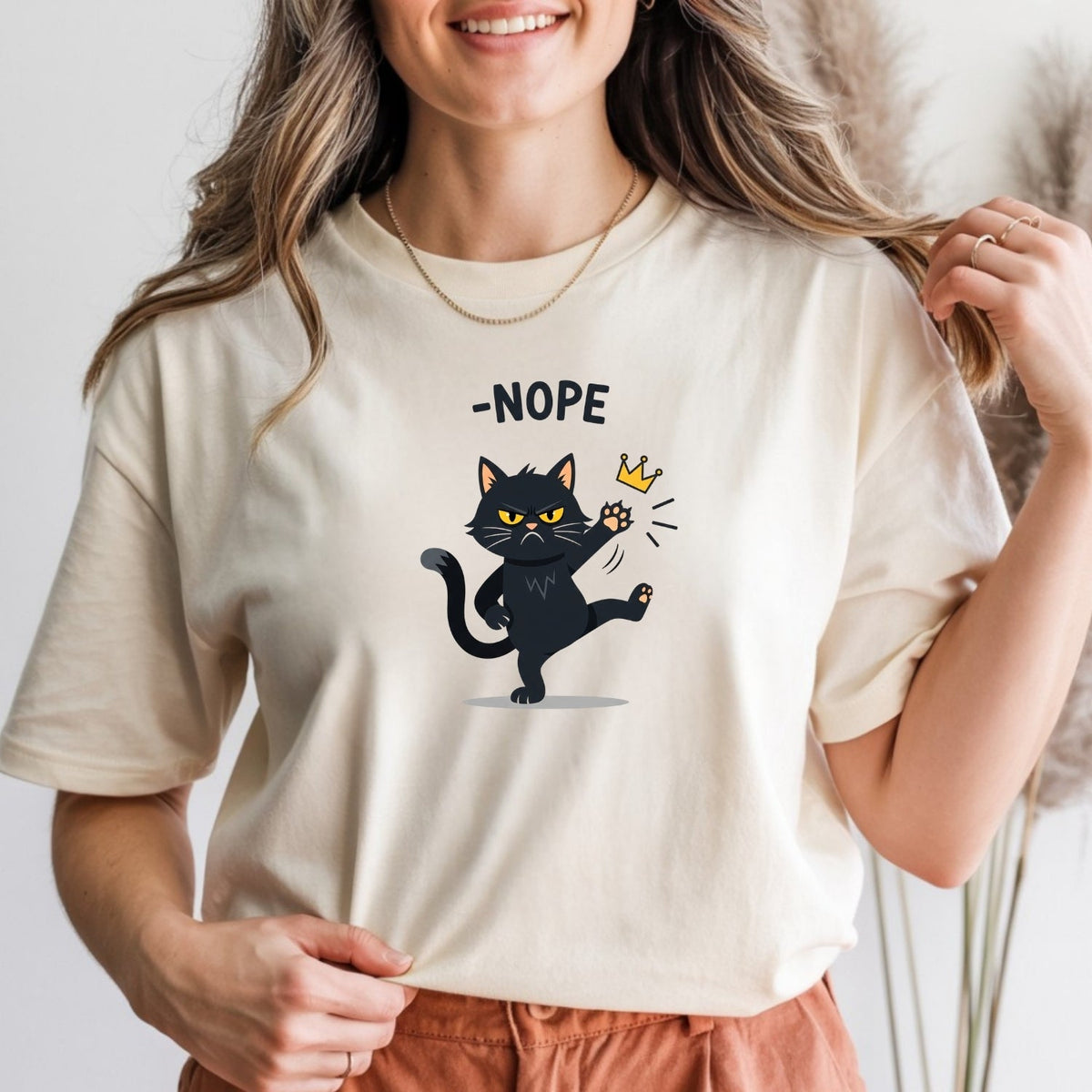 No Kings in America Black Cat T-Shirt – Funny Patriotic product image 10