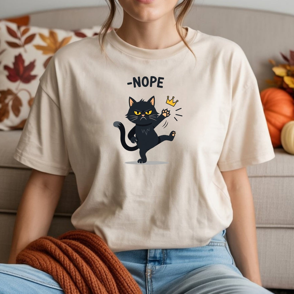 No Kings in America Black Cat T-Shirt – Funny Patriotic product image 11