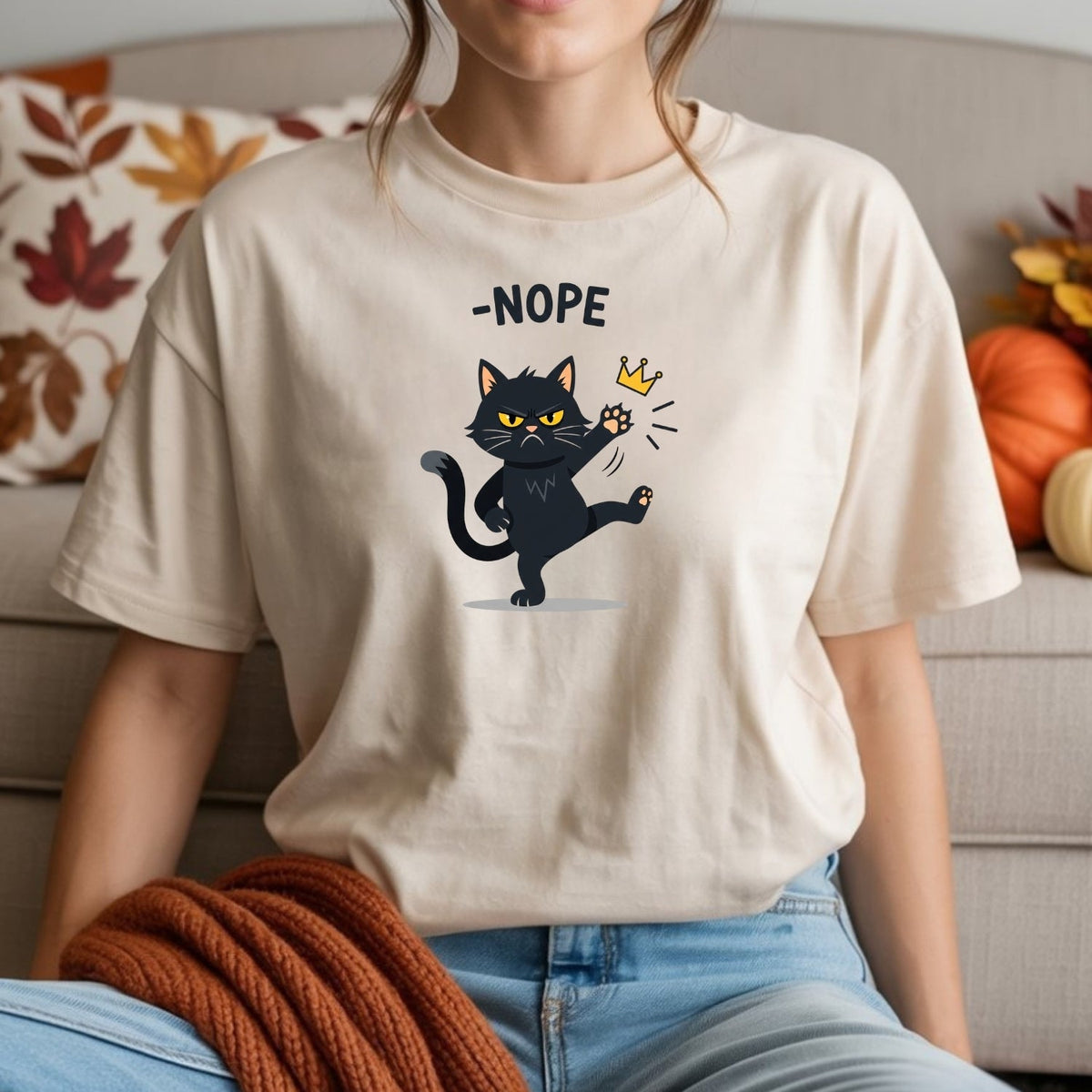 No Kings in America Black Cat T-Shirt – Funny Patriotic product image 11