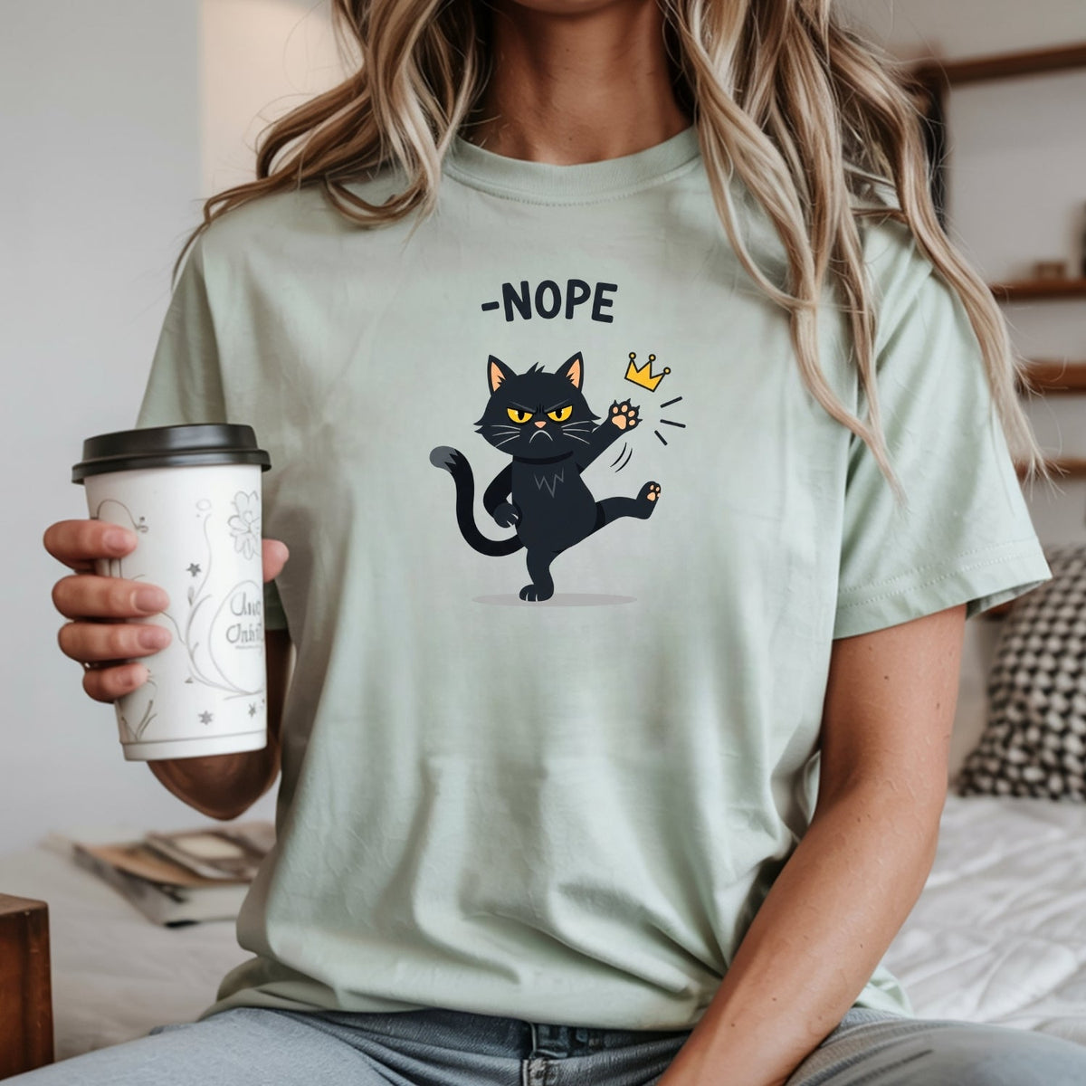 No Kings in America Black Cat T-Shirt – Funny Patriotic product image 13
