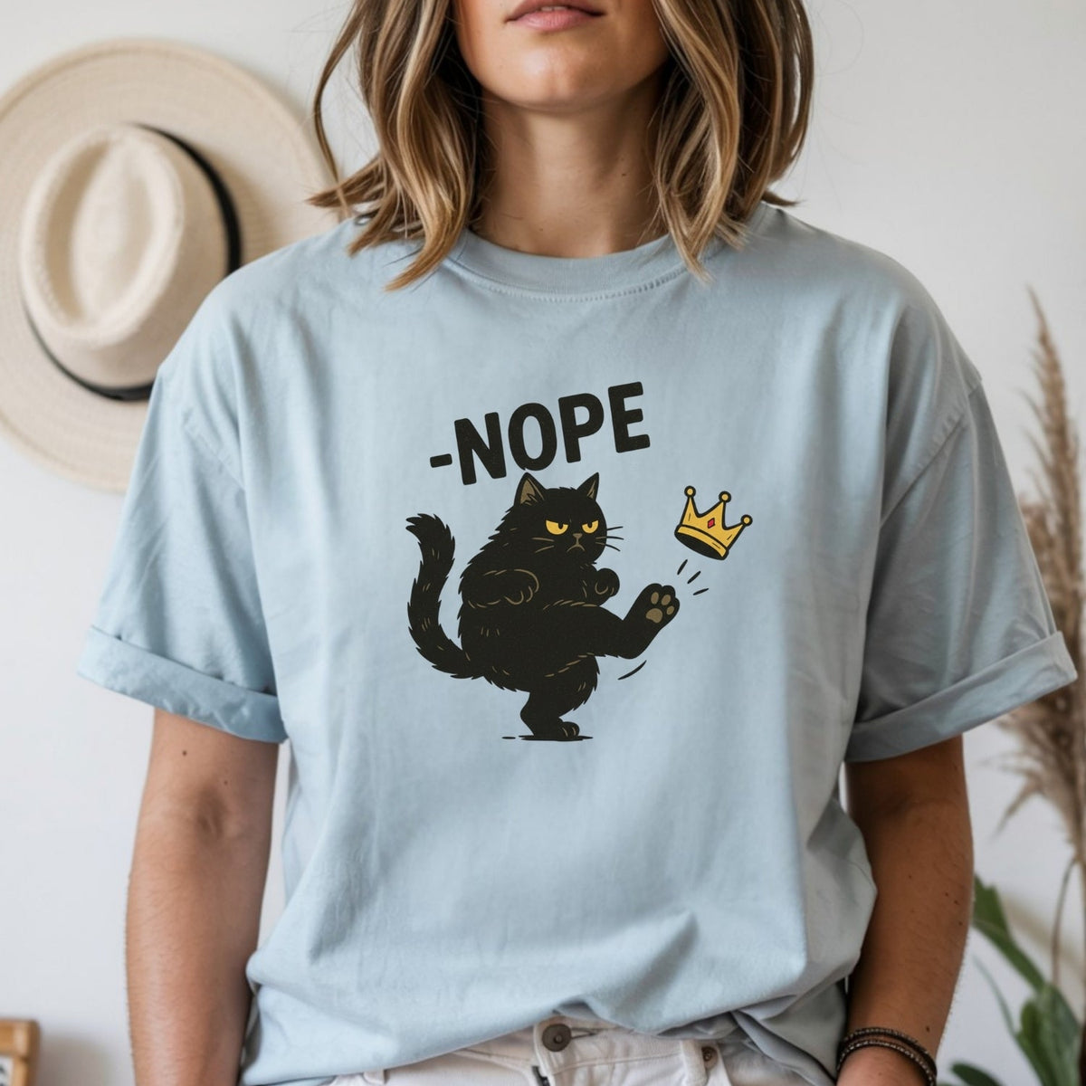 No Kings in America Black Cat Shirt – Funny Political Meme product image 13