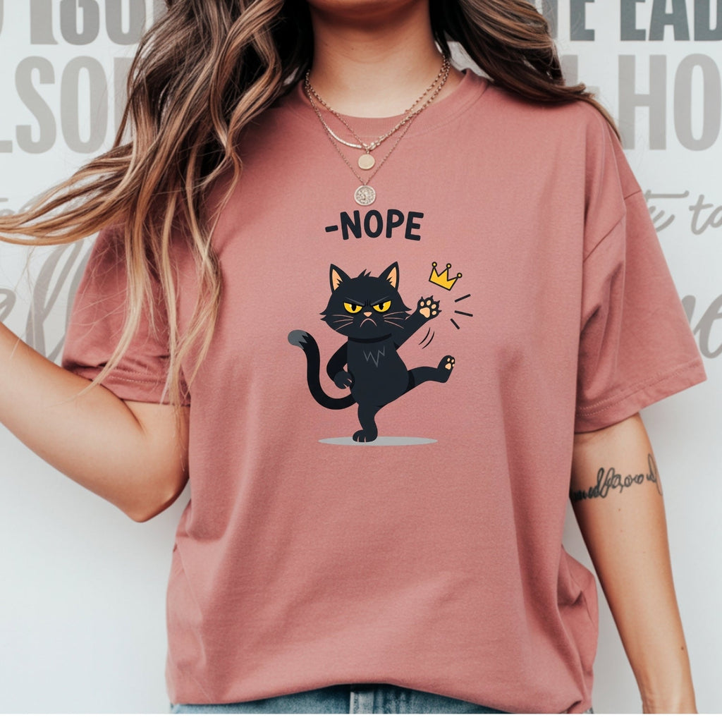 No Kings in America Black Cat T-Shirt – Funny Patriotic product image 18