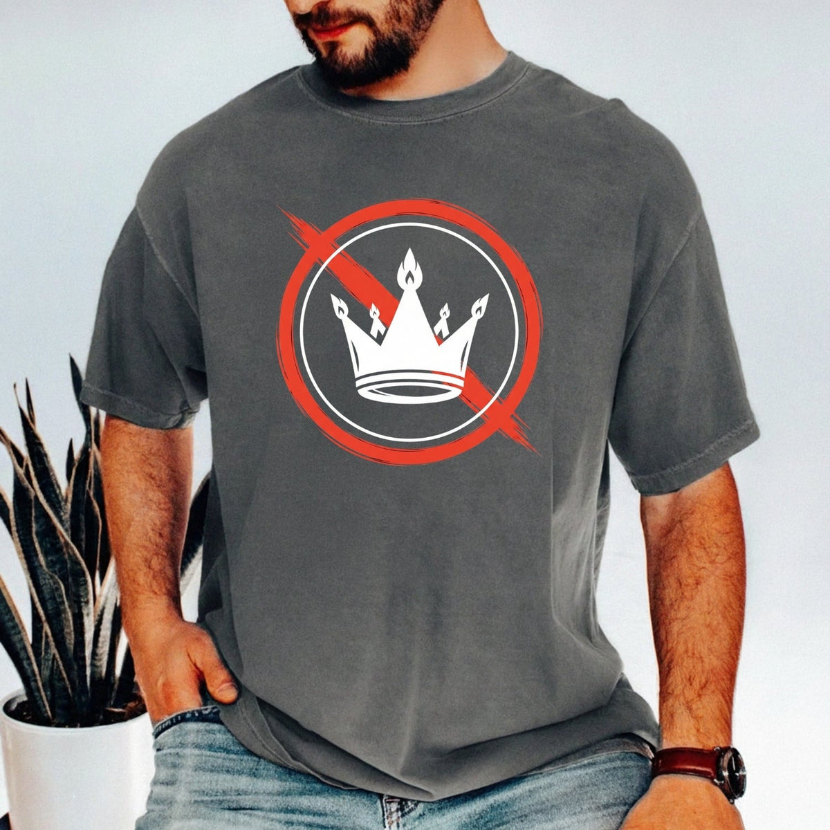 No Kings Statement T-Shirt – No Crown Symbol Shirt – product image 18