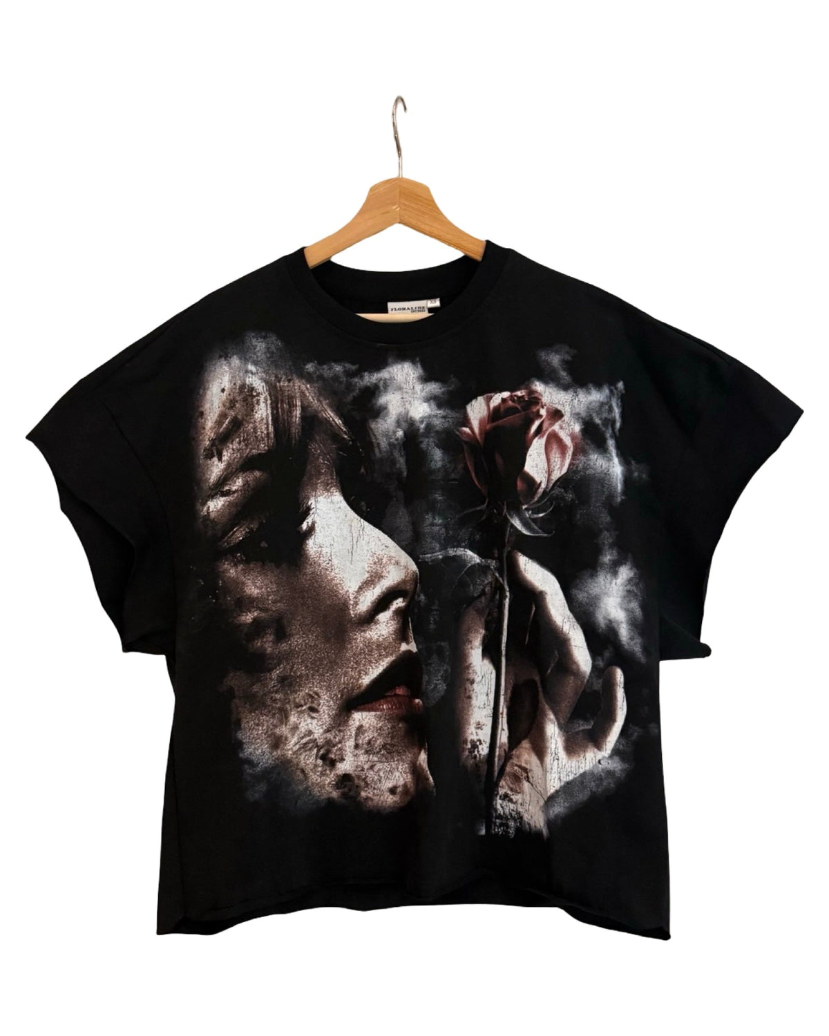 Floralidz Skull & Roses Black Cropped Tee product image 1