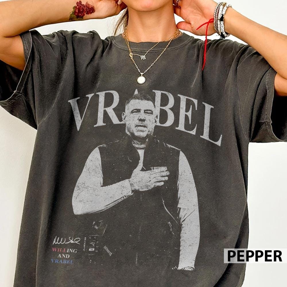 New England Vintage Football Coach Vrabel Graphic T-Shirt – product image 4