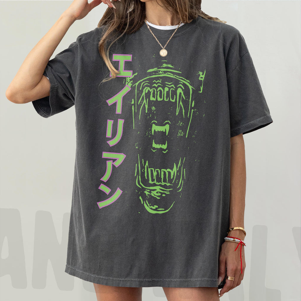 Retro Alien Xenomorph T-Shirt – Japanese Horror Movie product image 1