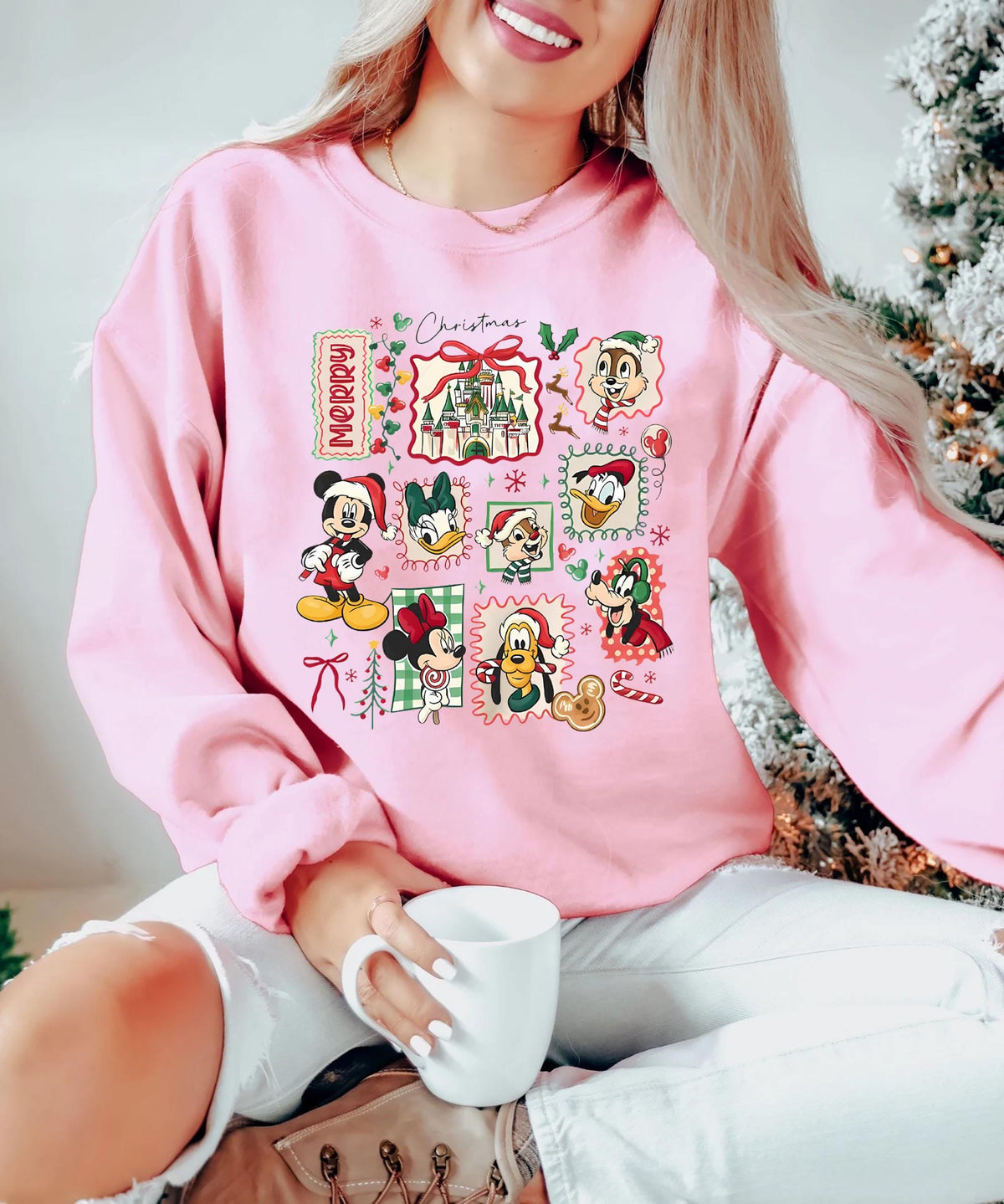Retro Santa Mouse and Friends Christmas Shirt – Very Merry product image 3