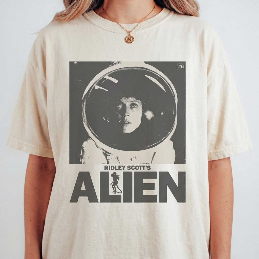 Vintage Alien Movie T-Shirt – Retro Sci-Fi Horror Graphic product image 2