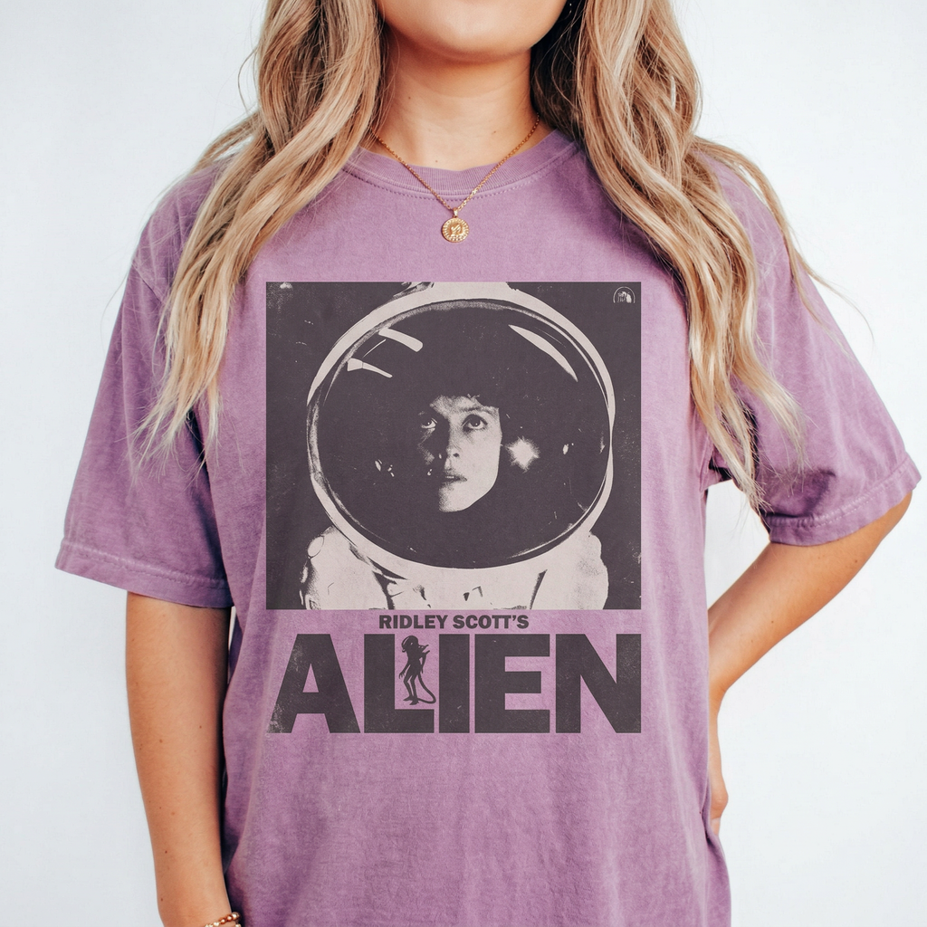 Vintage Alien Movie T-Shirt – Retro Sci-Fi Horror Graphic product image 3