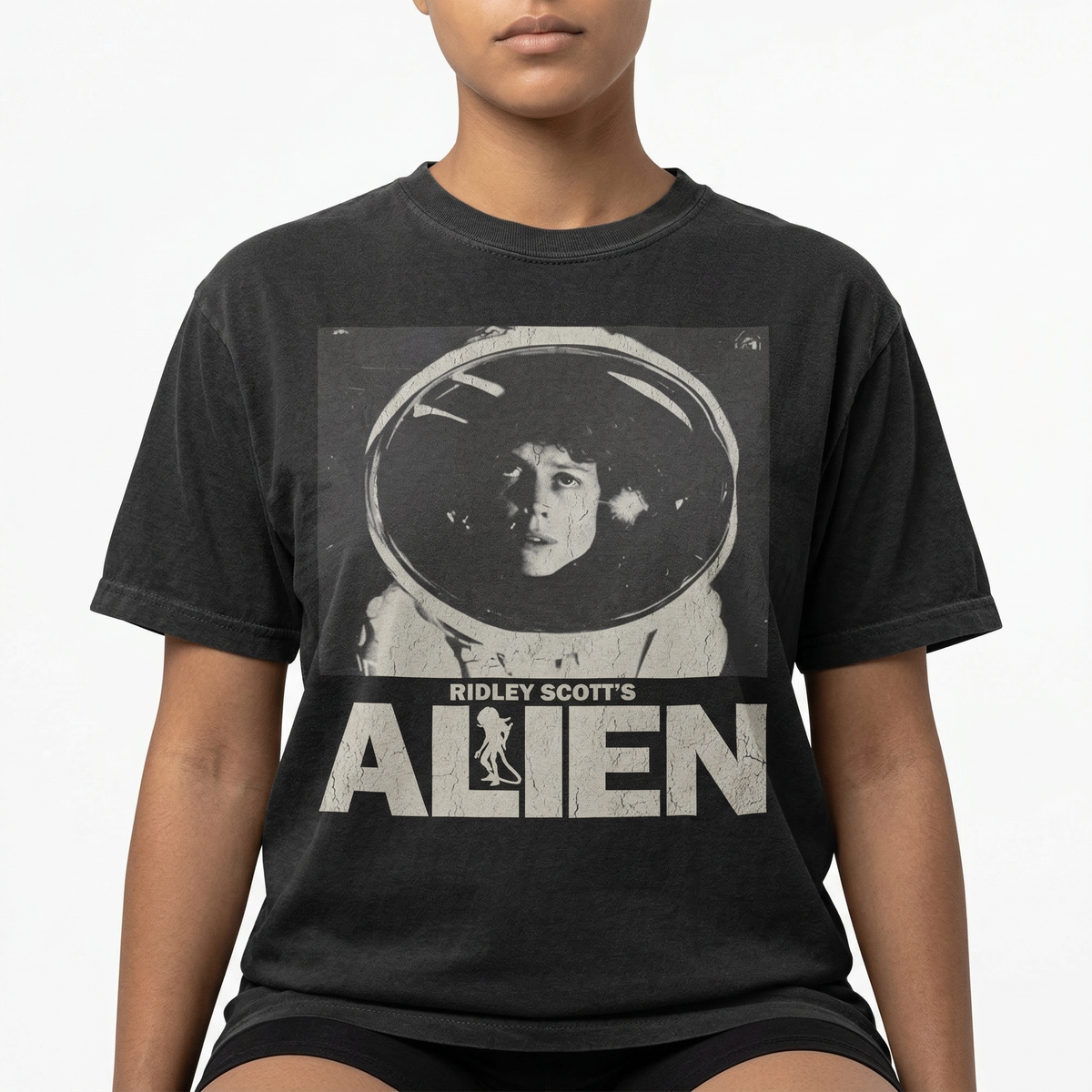 Vintage Alien Movie T-Shirt – Retro Sci-Fi Horror Graphic product image 5